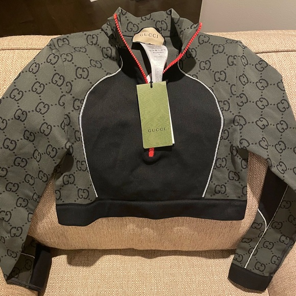 **SOLD**Gucci Black and Red Zip-Up Jacket - Picture 5 of 7